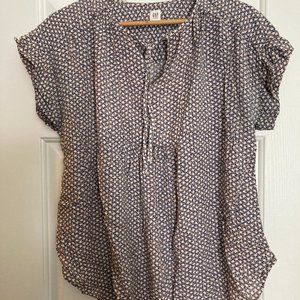 Gap Maternity Flowy V-Neck Short Sleeve Top with Ties Size S
